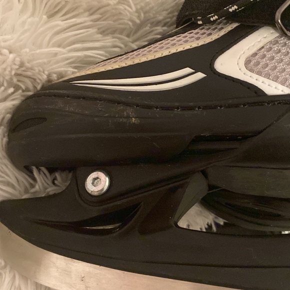 Lake Placid Summit Kids Adjustable Ice Skates, sizes 1-4 - Picture 3 of 3